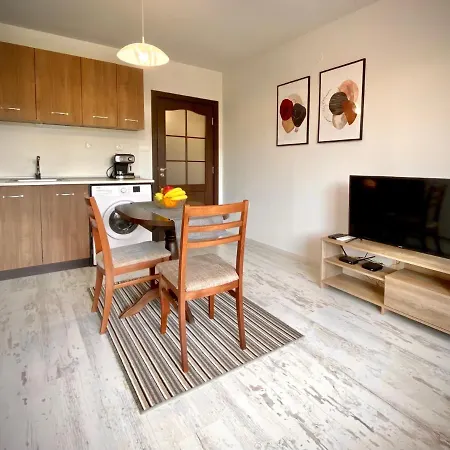 Cozy & Modern 1br For 4 Guests Next To Medical & Free Parking Stara Zagora